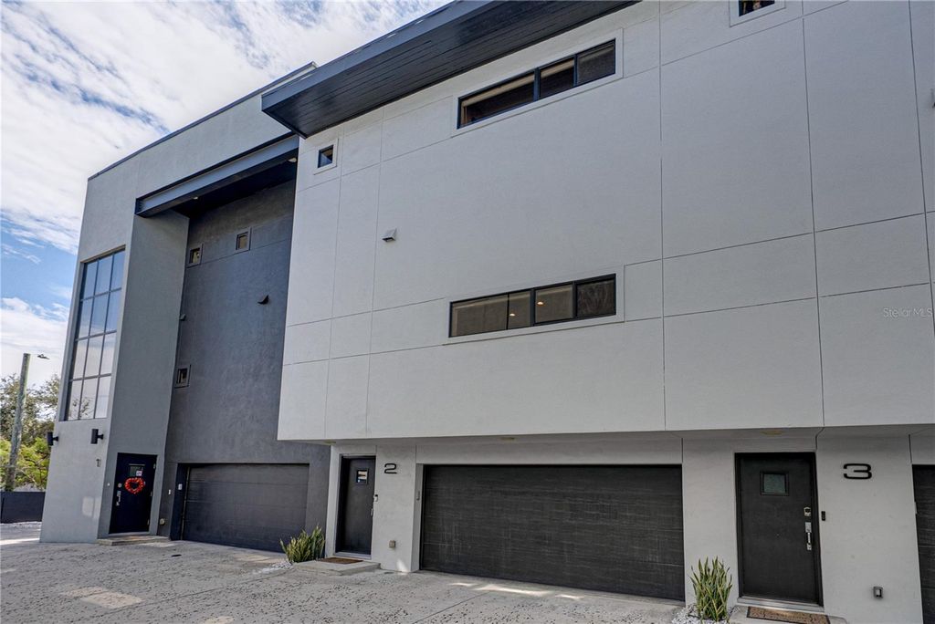 Photo of 3012 W Barcelona Street #2, Tampa, FL 33629 (MLS # TB8476728)