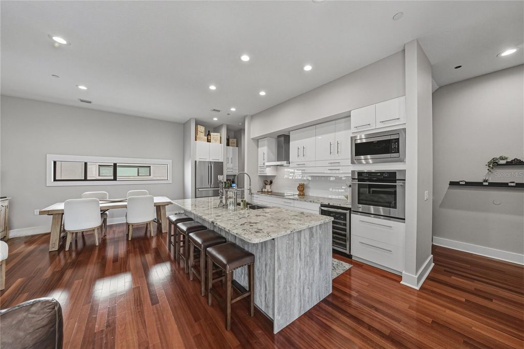 Photo of 3012 W Barcelona Street #2, Tampa, FL 33629 (MLS # TB8476728)