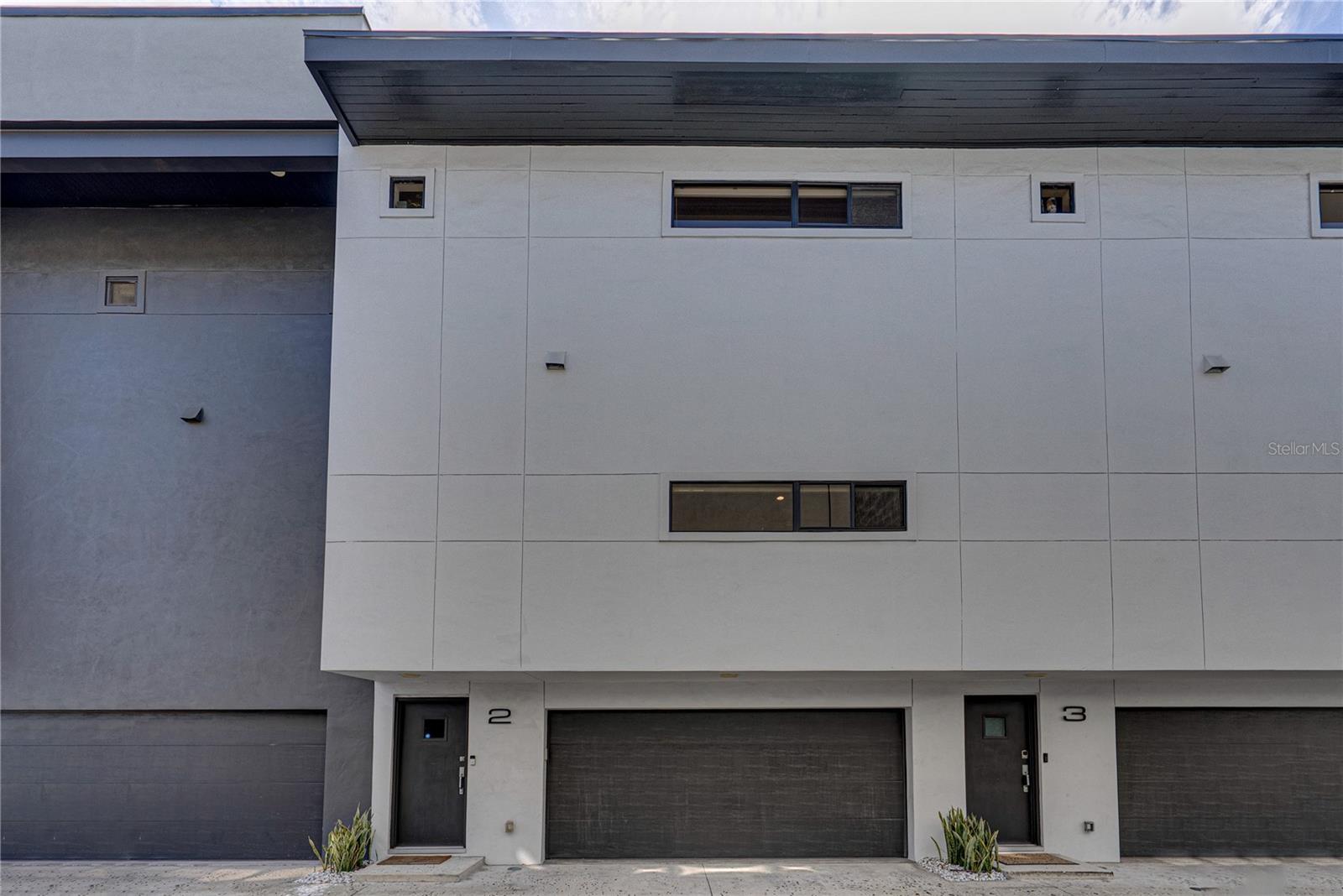 3012 W BARCELONA STREET 2