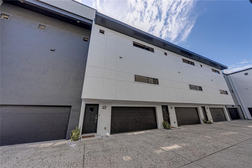 Photo of 3012 W Barcelona Street #2, Tampa, FL 33629 (MLS # TB8476728)