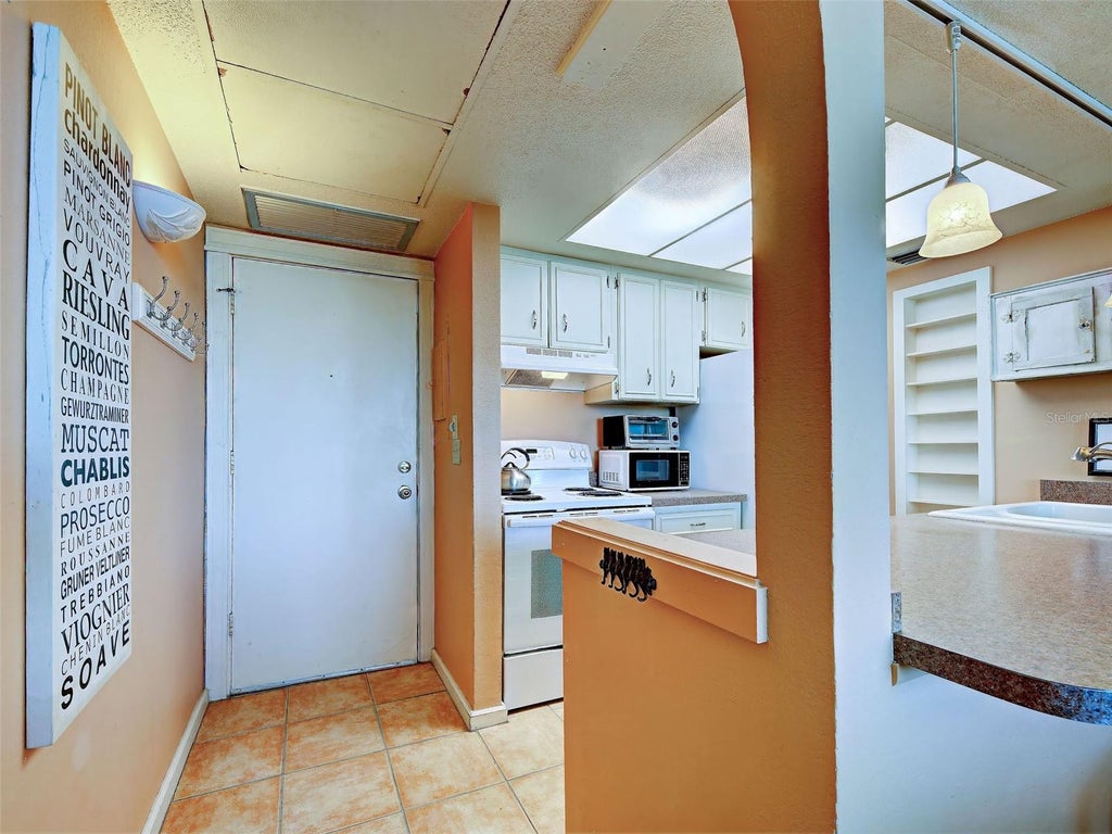 Photo of 238 Tampa Avenue W #15C/314, Venice, FL 34285 (MLS # N6146135)