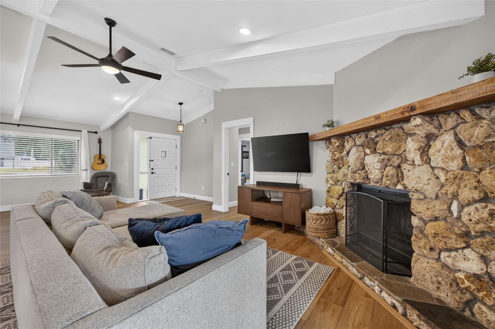 111 TARPON CIRCLE