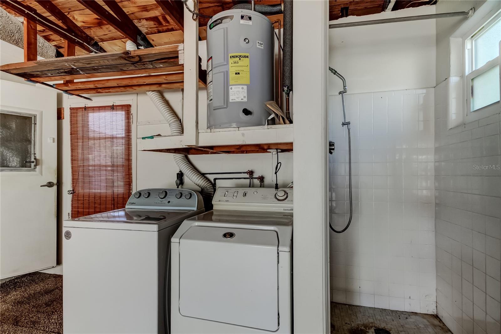 RIDGEWOOD GROVES - Residential