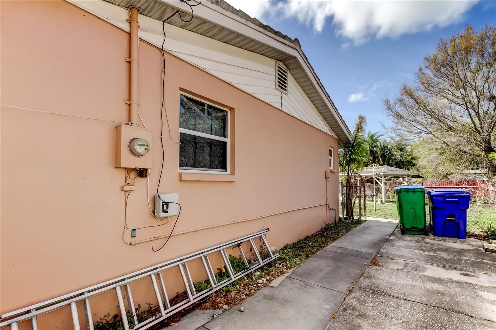 RIDGEWOOD GROVES - Residential