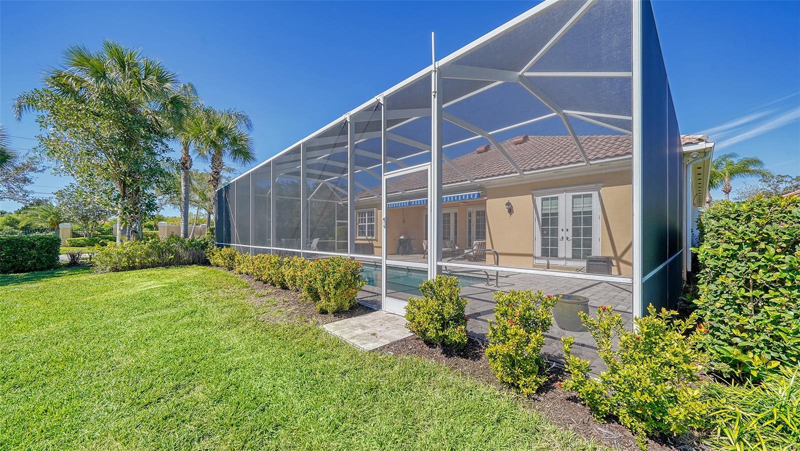 VILLAGEWALK - Residential