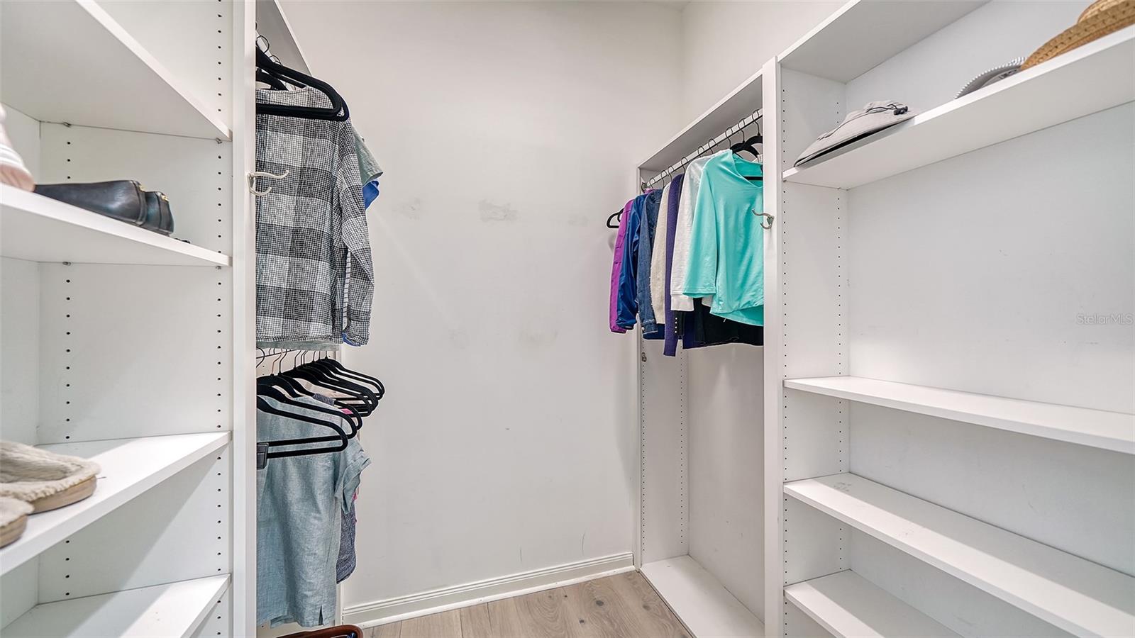 VILLAGEWALK - Residential