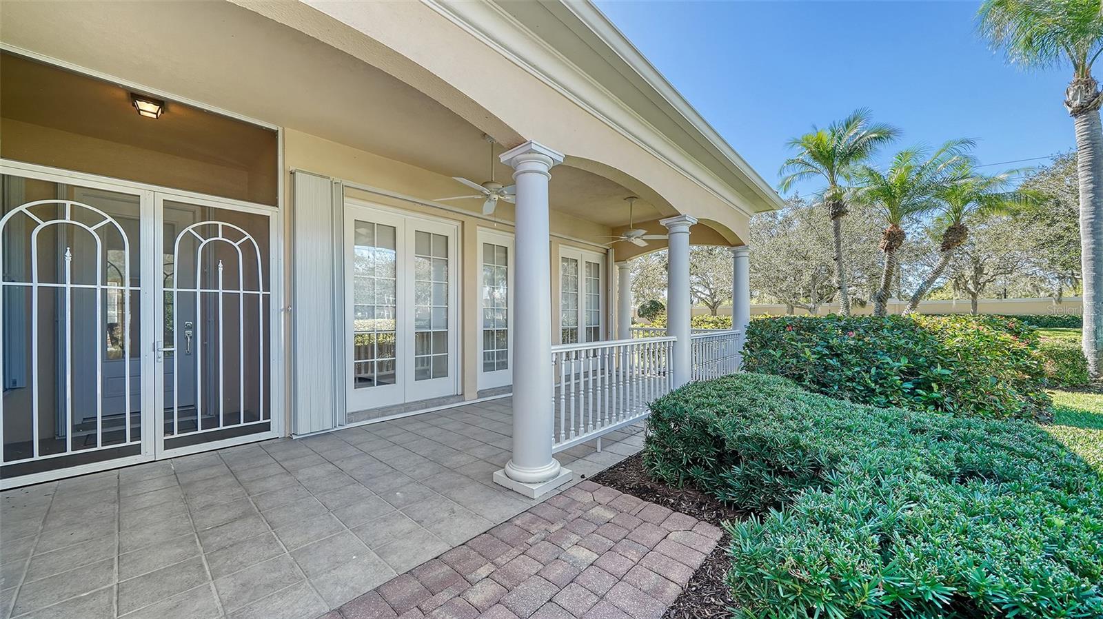 VILLAGEWALK - Residential