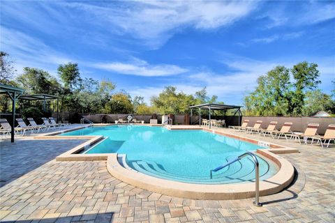 A home in LAKE WALES