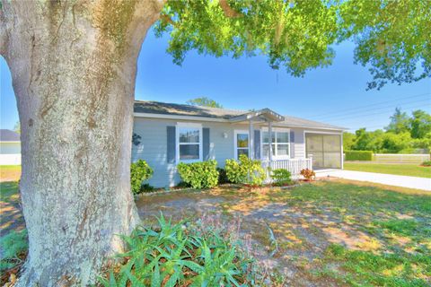 A home in LAKE WALES