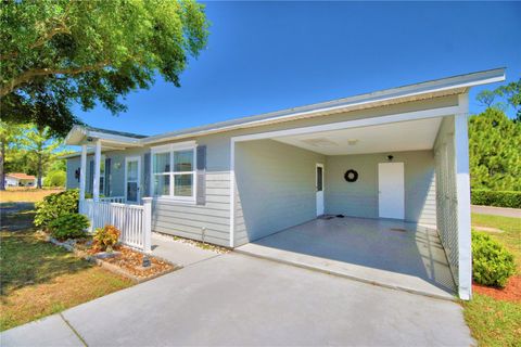 A home in LAKE WALES