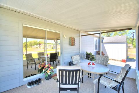 A home in LAKE WALES