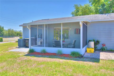 A home in LAKE WALES