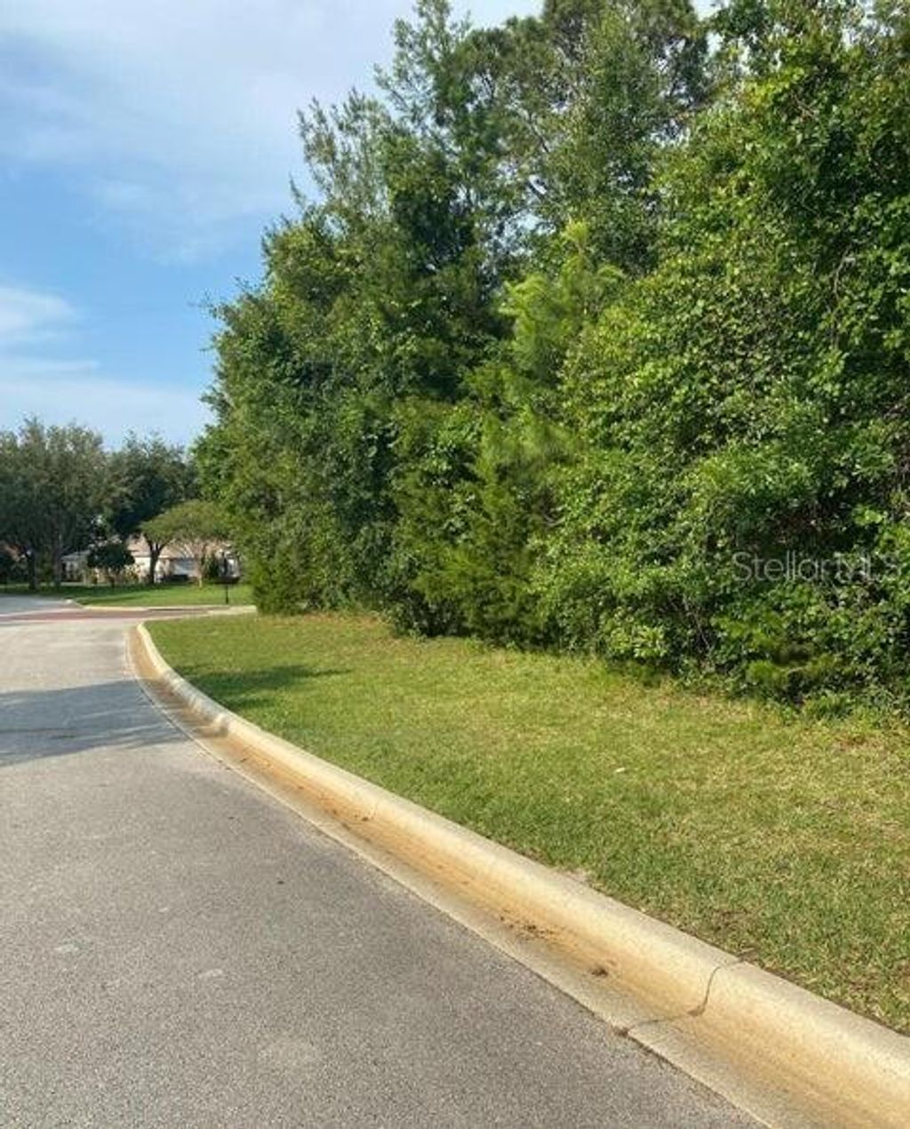 Photo of 15 Indian Springs Drive, Ormond Beach, FL 32174 (MLS # FC317927)