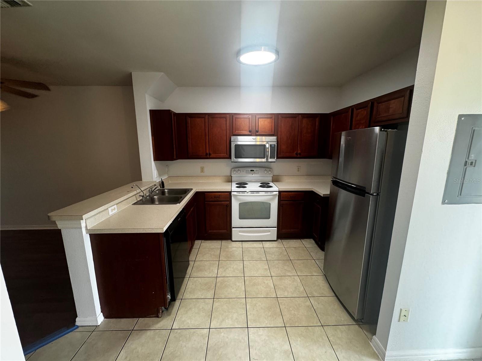 OSPREY RUN TWNHMS PH 1 - Residential Lease