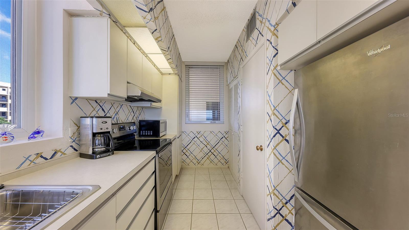 BEACHPLACE III - Residential