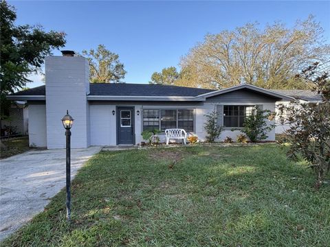 A home in WINTER HAVEN