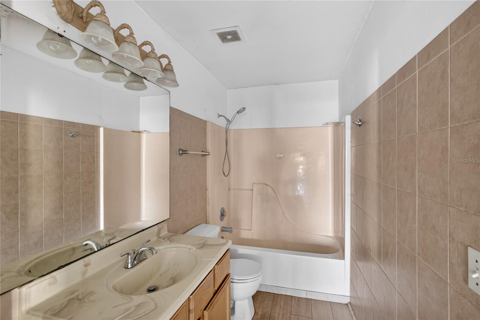 DELTONA LAKES UNIT 35 REP TR B - Residential