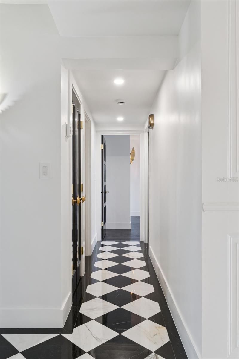 100 S INTERLACHEN AVENUE 404