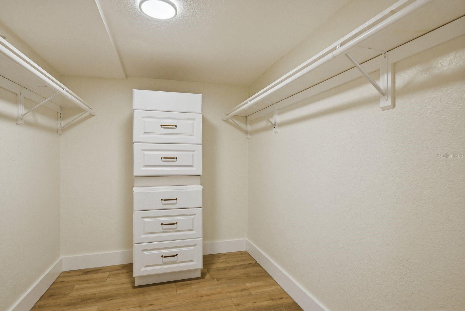 GANDY GARDENS 03 - Residential