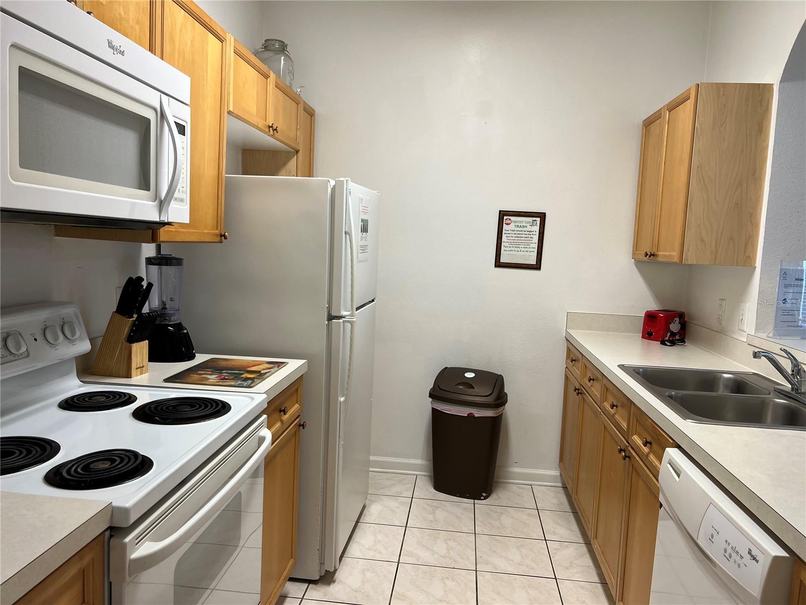 WYNDHAM PALMS CONDO PH 2 - Residential