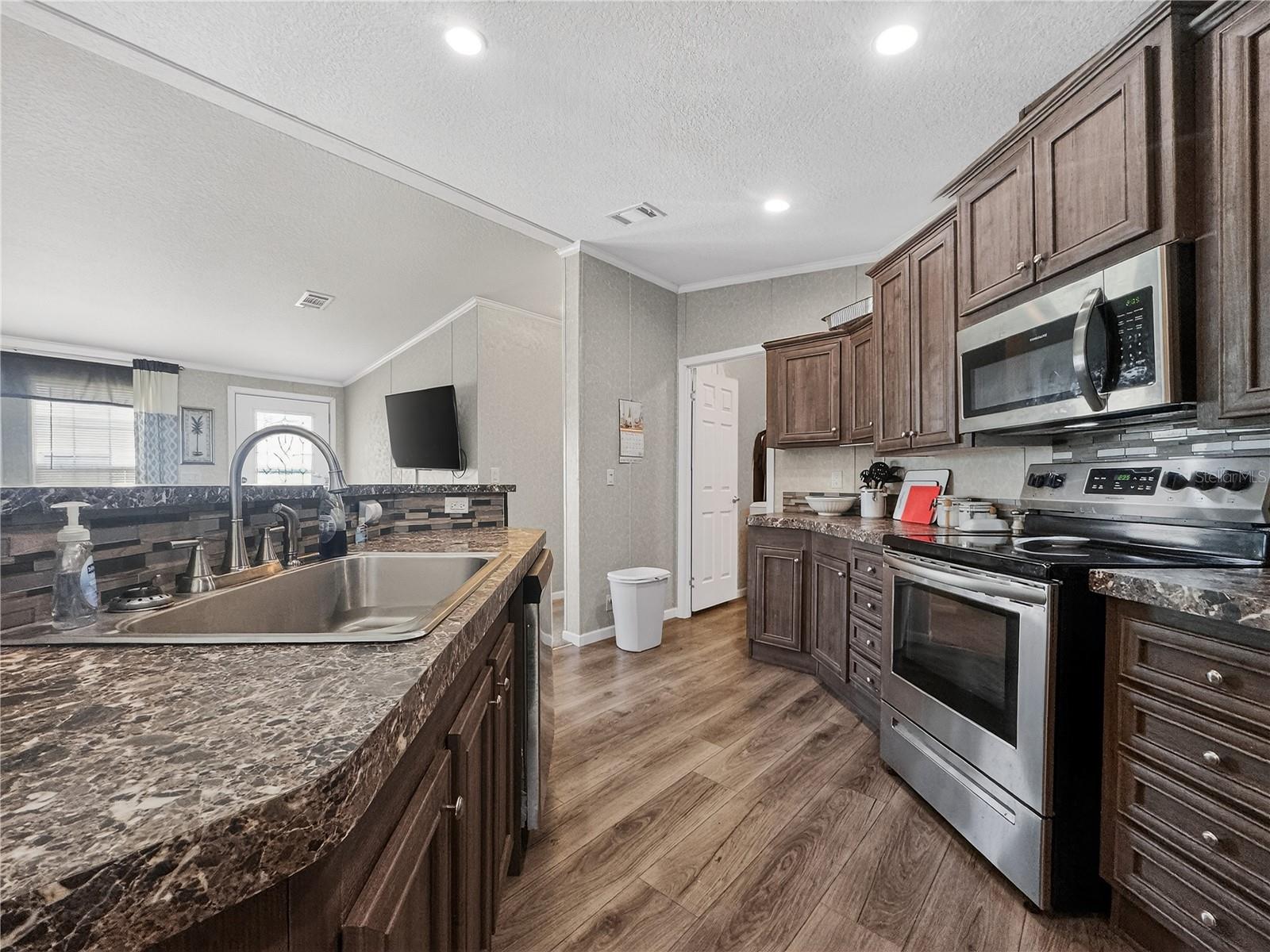 BROOKRIDGE COMM - Residential