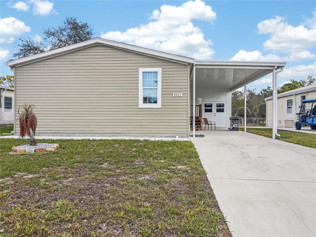 Photo of 9925 Scepter Avenue, Brooksville, FL 34613 (MLS # G5109496)