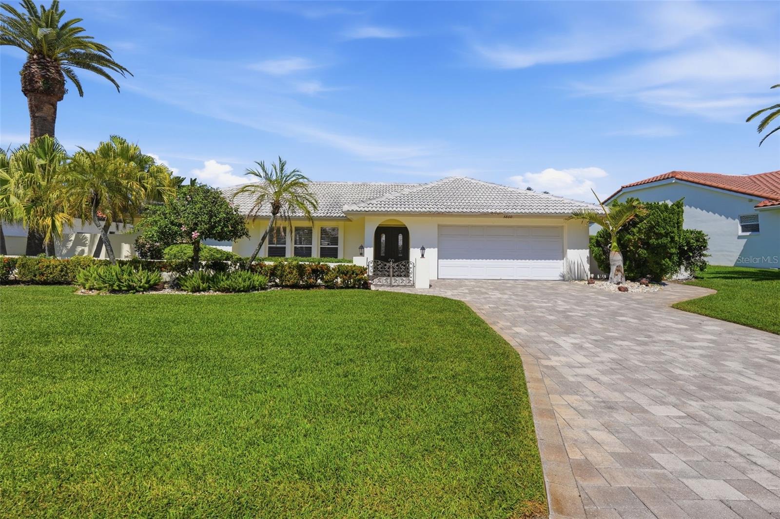 BAYWAY ISLES UNIT 01 - Residential