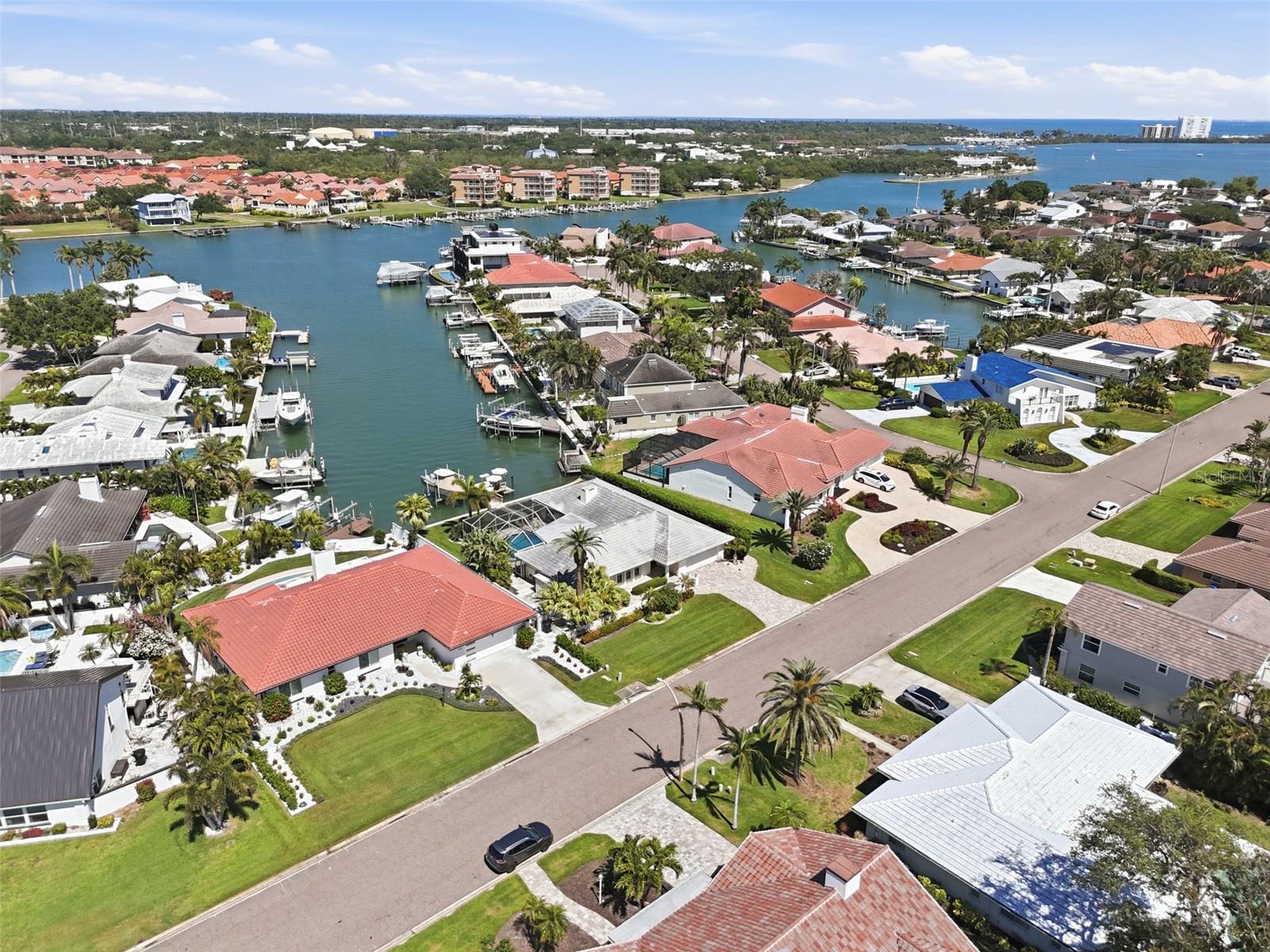 BAYWAY ISLES UNIT 01 - Residential