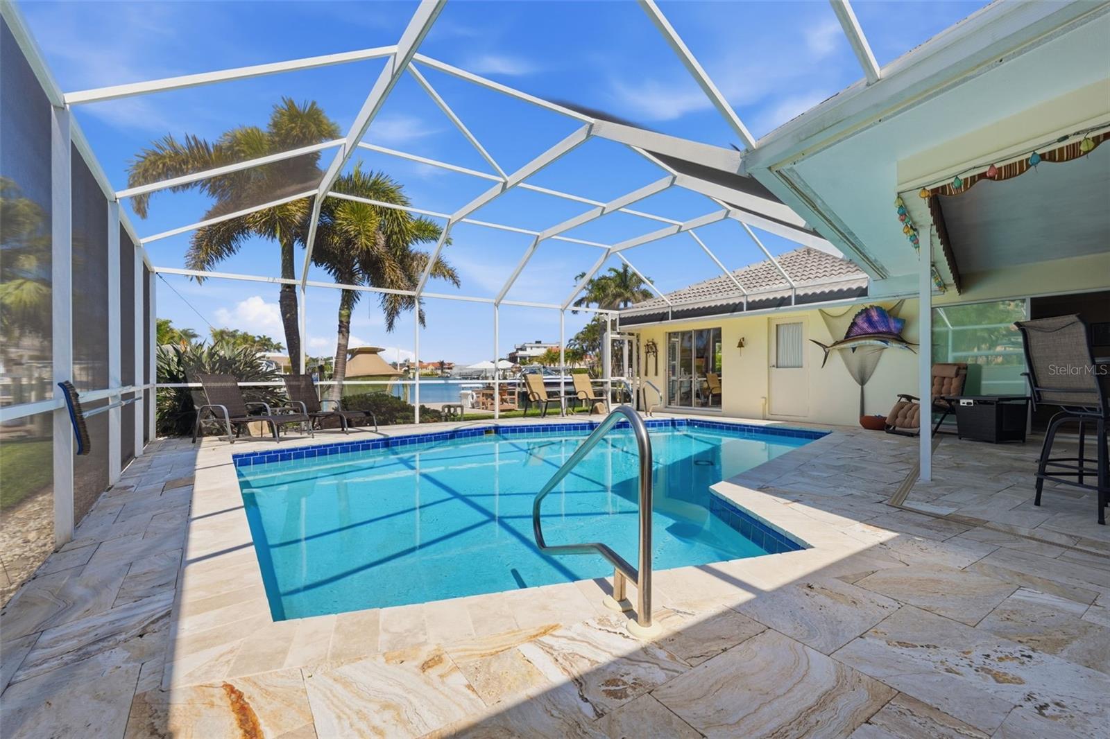 5860 LEELAND STREET S