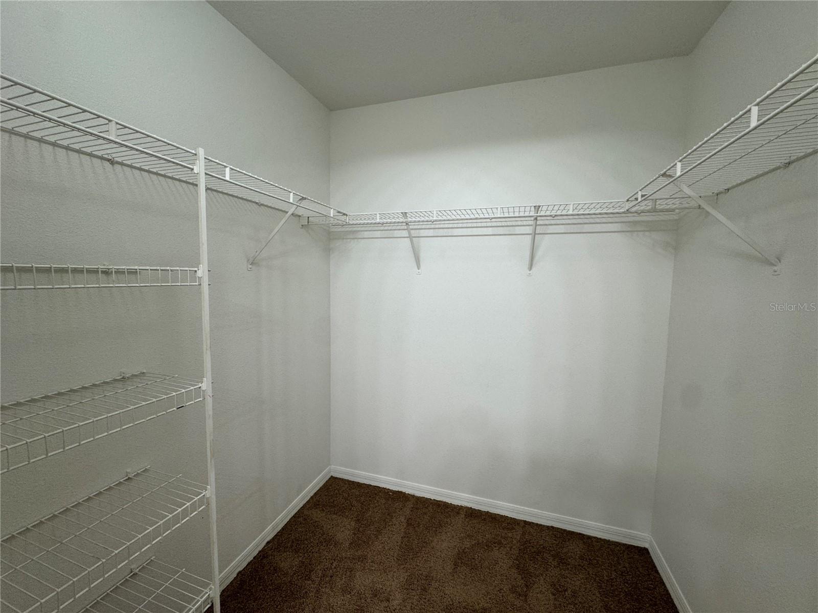 SQUIRES GROVE - Residential