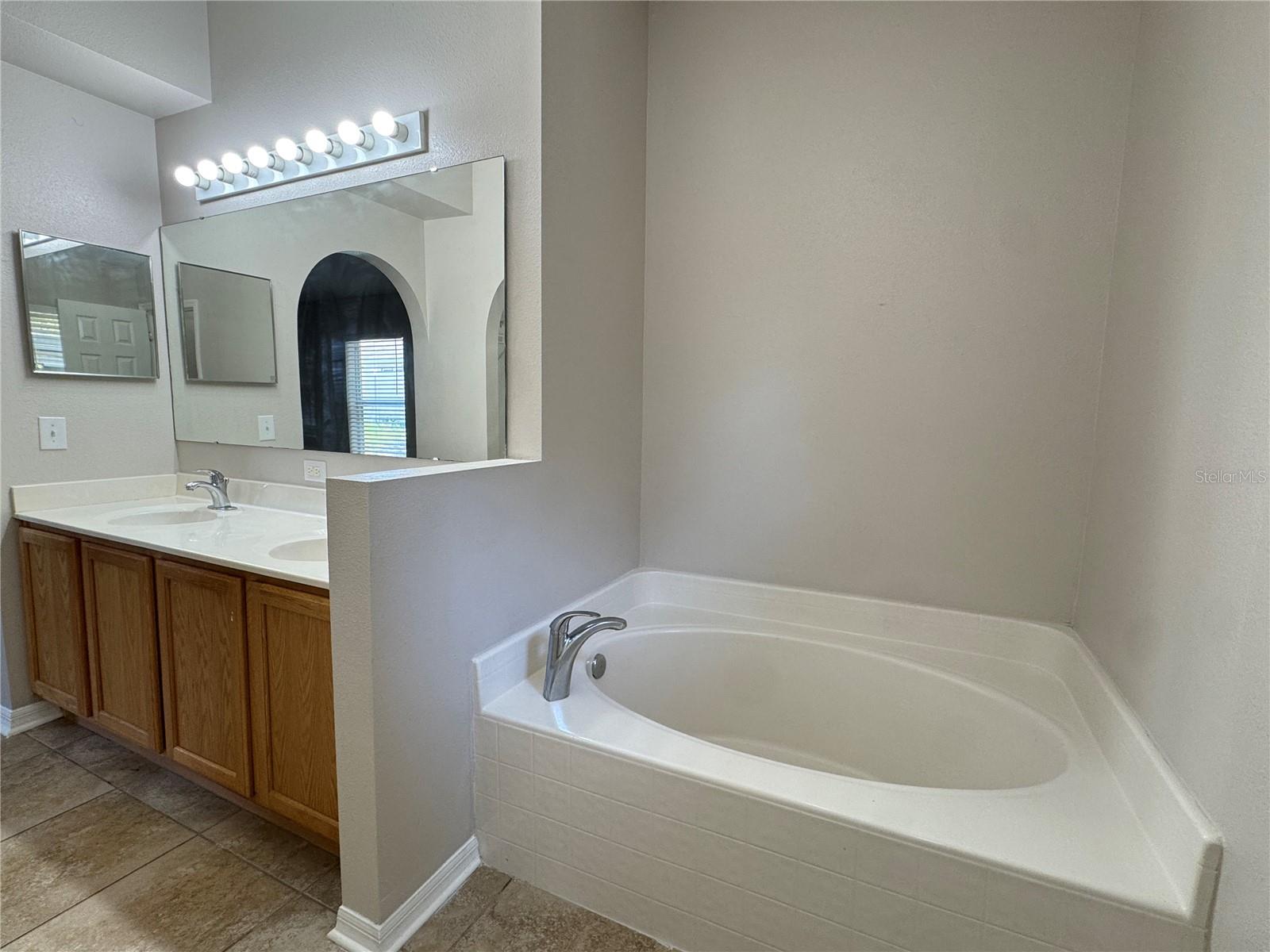 SQUIRES GROVE - Residential