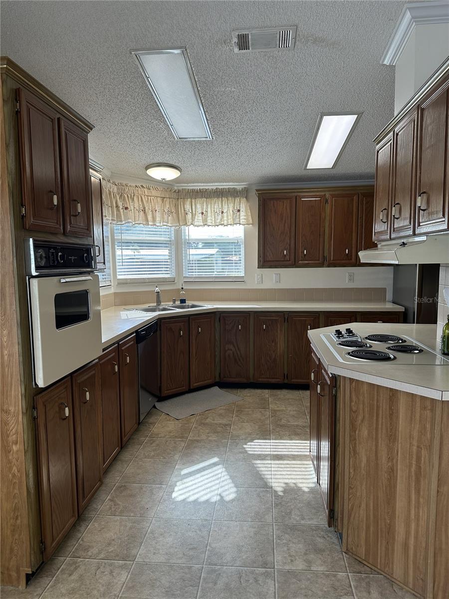 2516 AMYRIS COURT 603