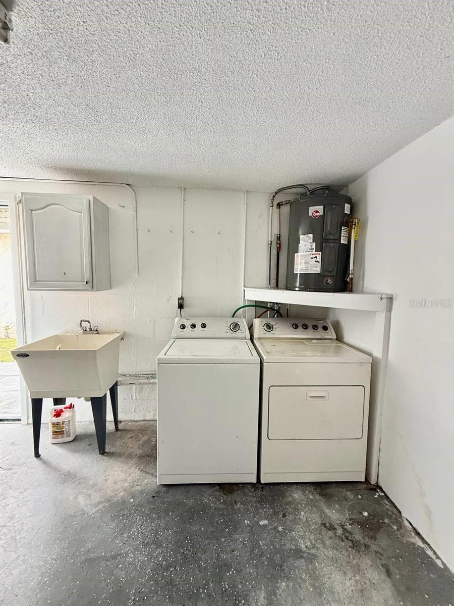 REGENCY PARK - Residential Lease