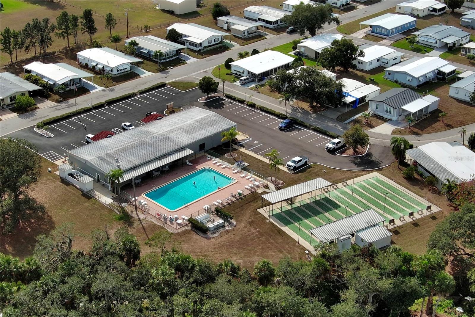 SHADOW BROOK MOBILE HOME - Residential