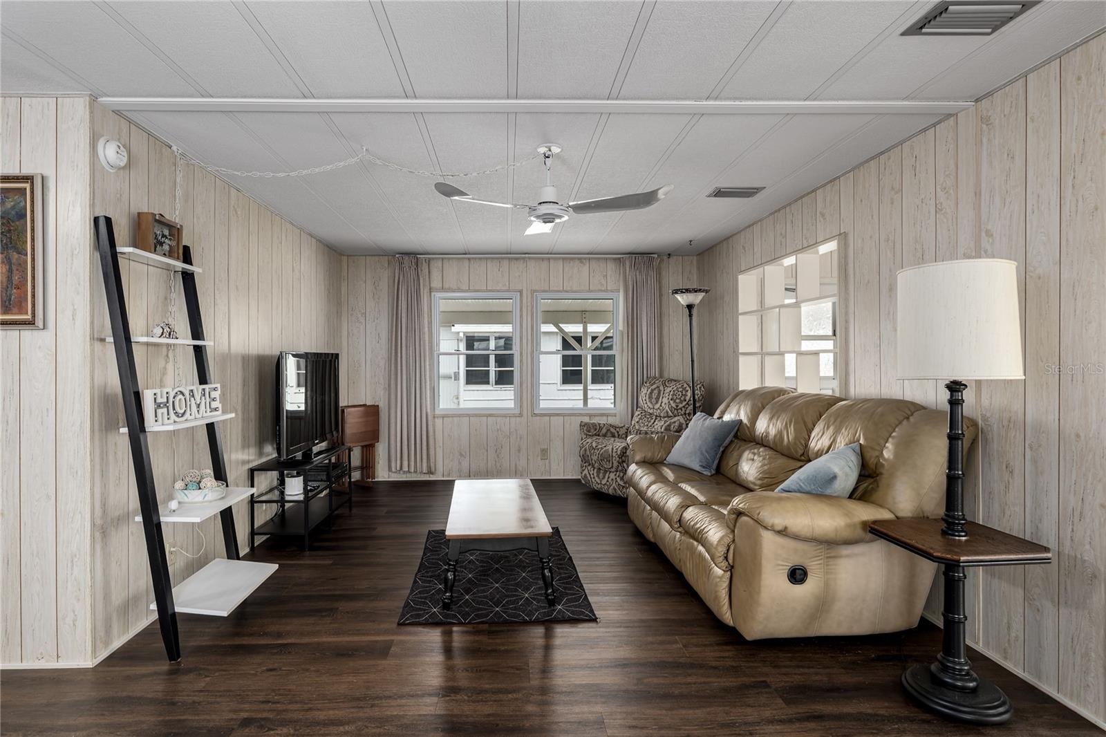 SHADOW BROOK MOBILE HOME - Residential