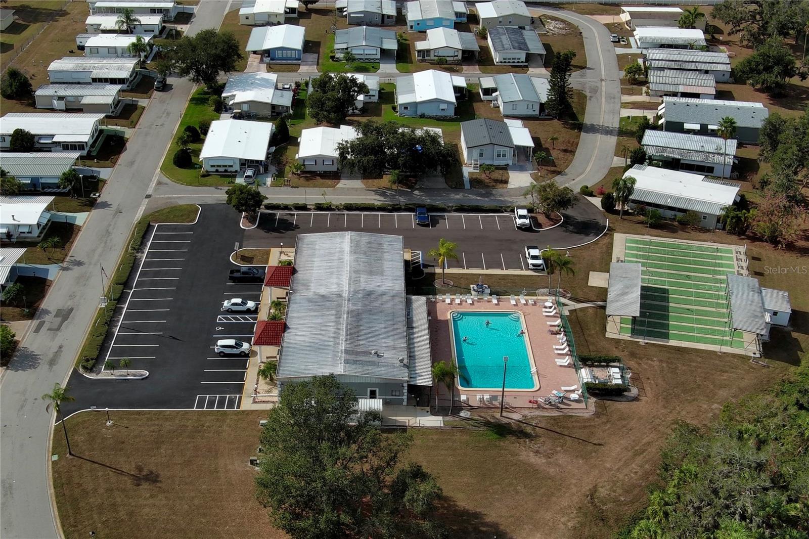 SHADOW BROOK MOBILE HOME - Residential