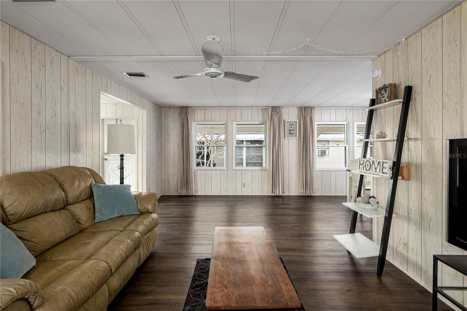 SHADOW BROOK MOBILE HOME - Residential