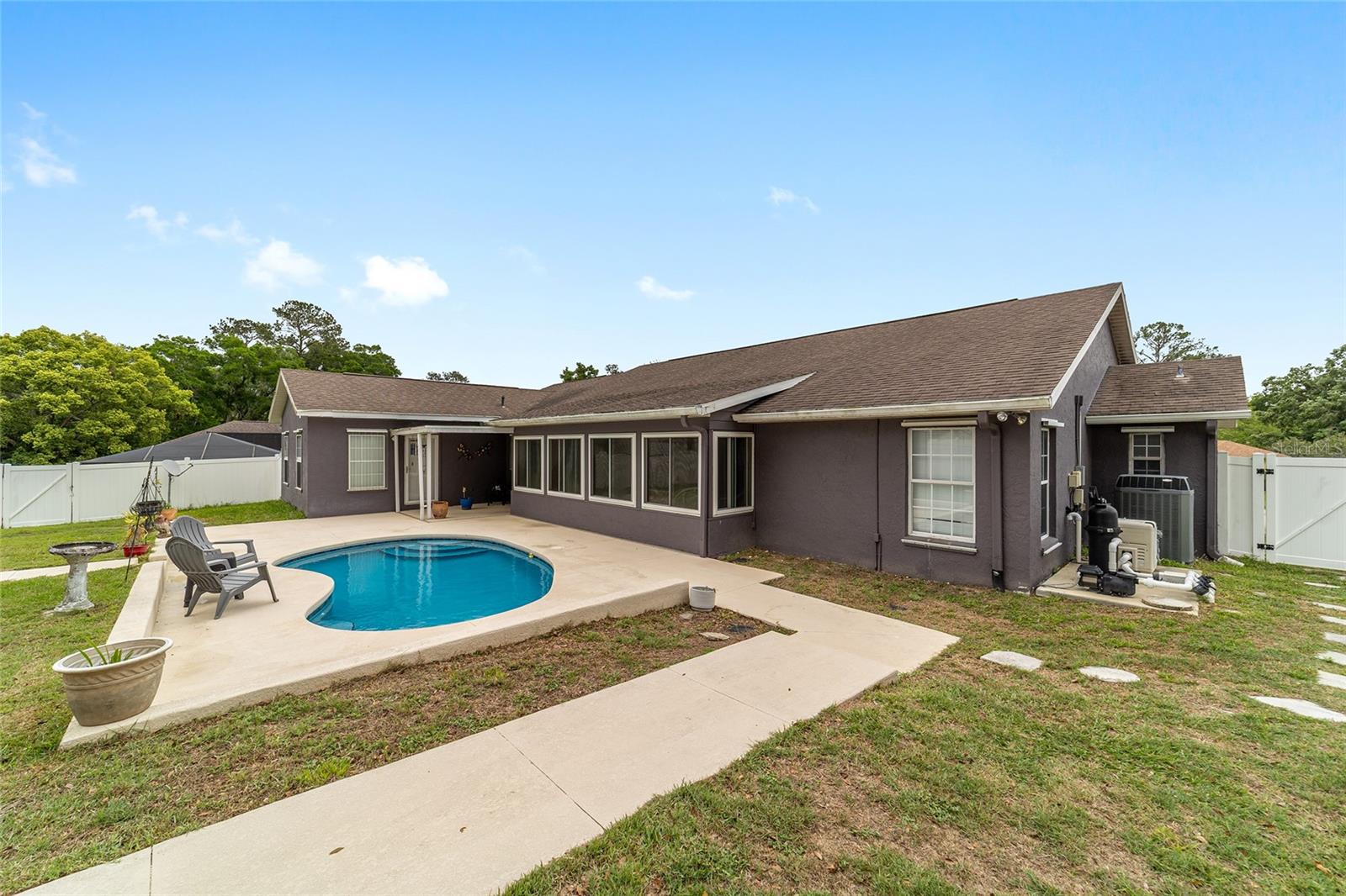 WINDEMERE GLEN ESTATE - Residential