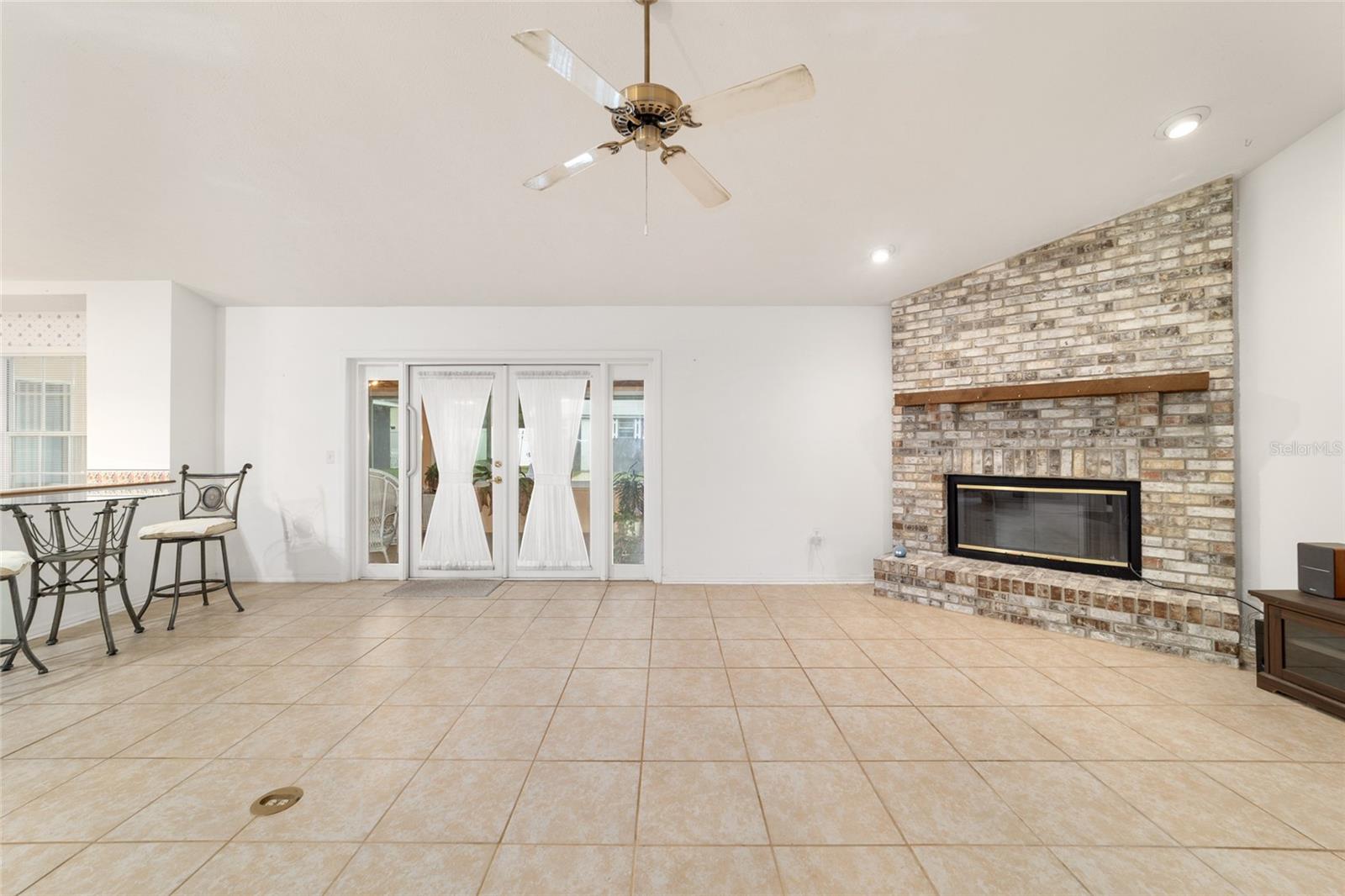 WINDEMERE GLEN ESTATE - Residential