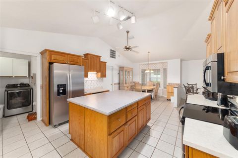 Tiny photo for 4807 SE 14th Street, Ocala, FL 34471 (MLS # OM722044)