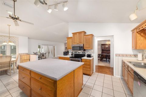 Tiny photo for 4807 SE 14th Street, Ocala, FL 34471 (MLS # OM722044)