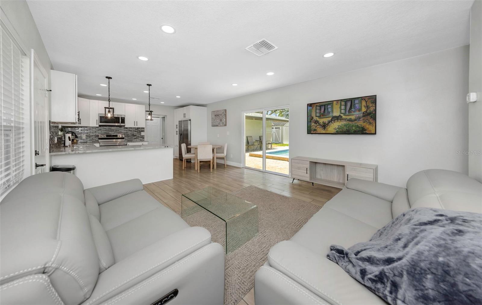 HIGHLAND TERRACE MANOR - Residential