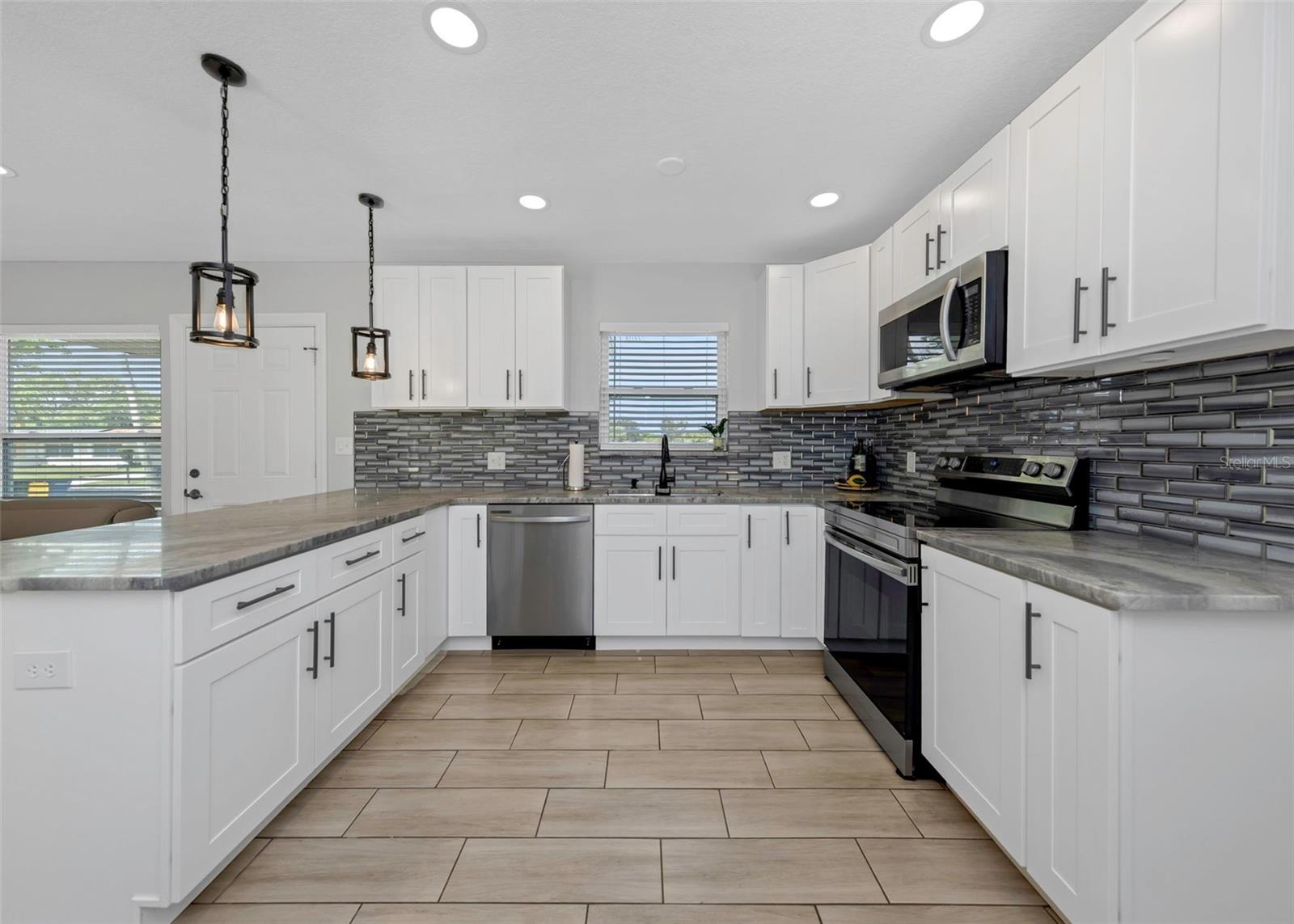 HIGHLAND TERRACE MANOR - Residential