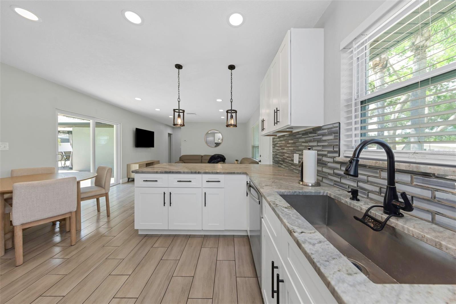 HIGHLAND TERRACE MANOR - Residential