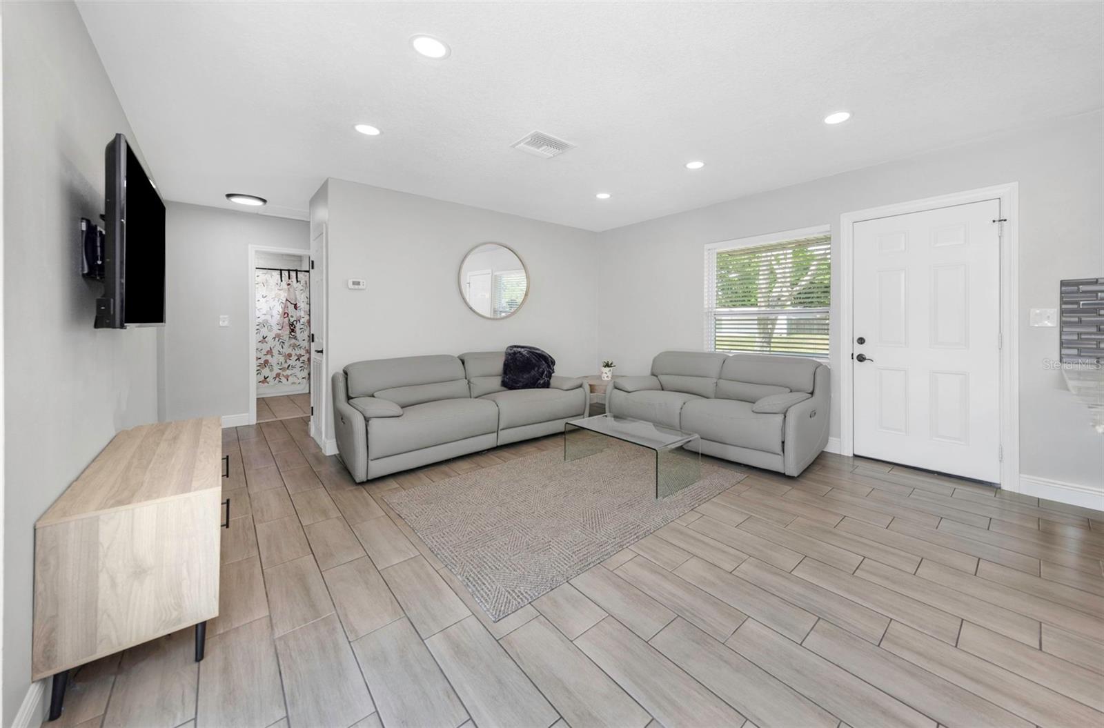 HIGHLAND TERRACE MANOR - Residential