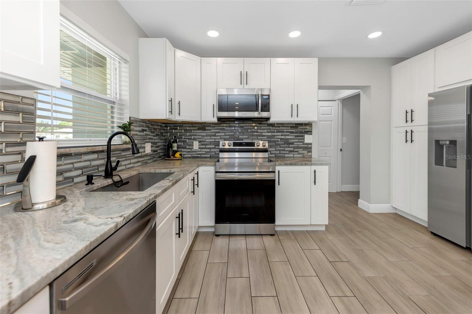 HIGHLAND TERRACE MANOR - Residential