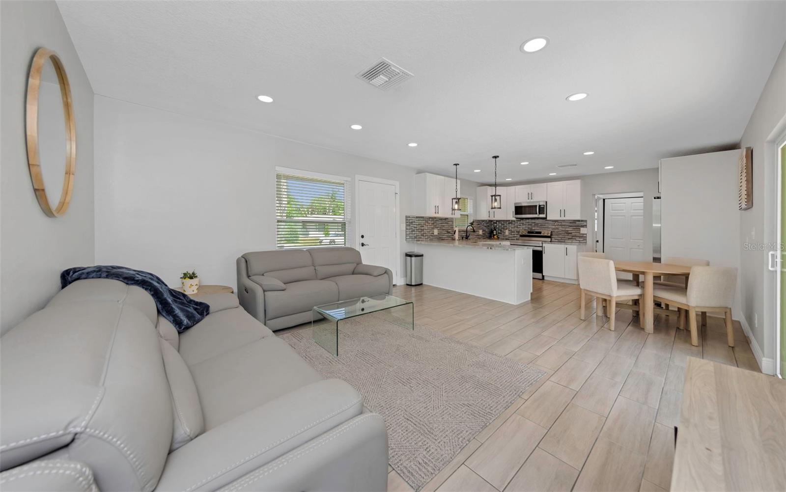 HIGHLAND TERRACE MANOR - Residential