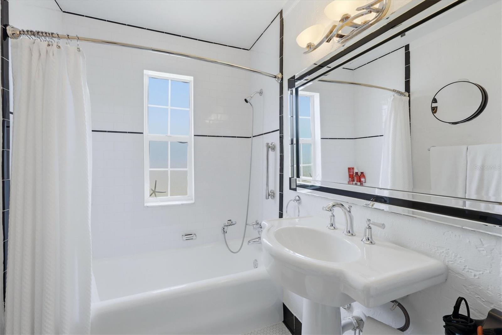 VENEZIA PARK SEC OF VENICE - Residential