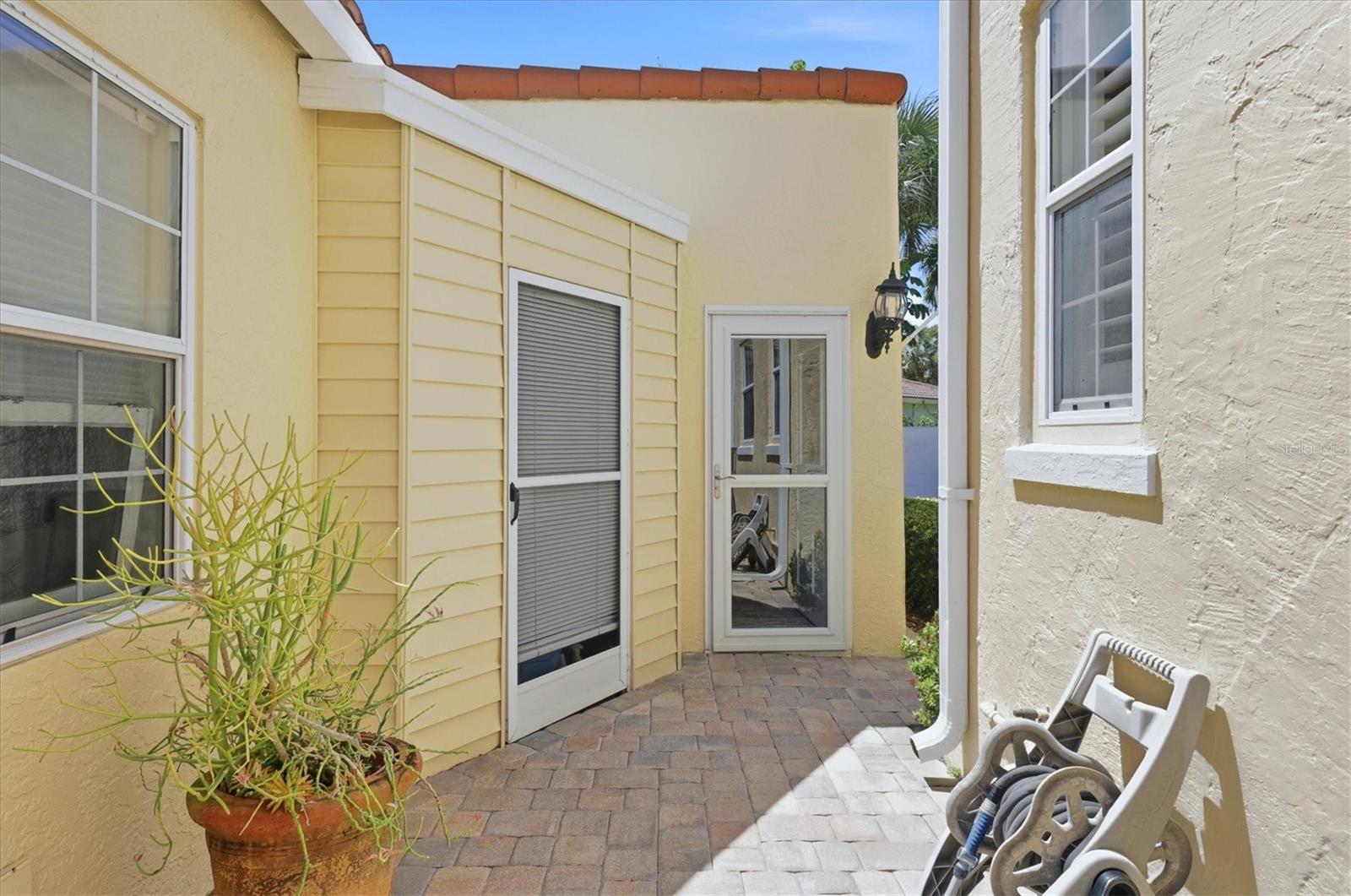 VENEZIA PARK SEC OF VENICE - Residential