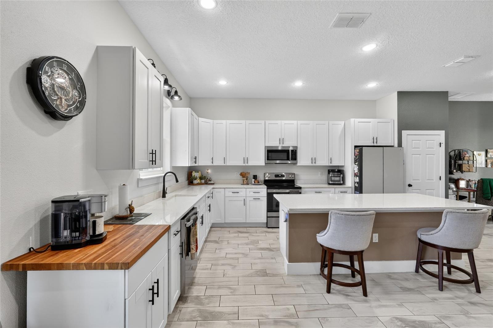 ROLLING HILLS UN FIVE - Residential